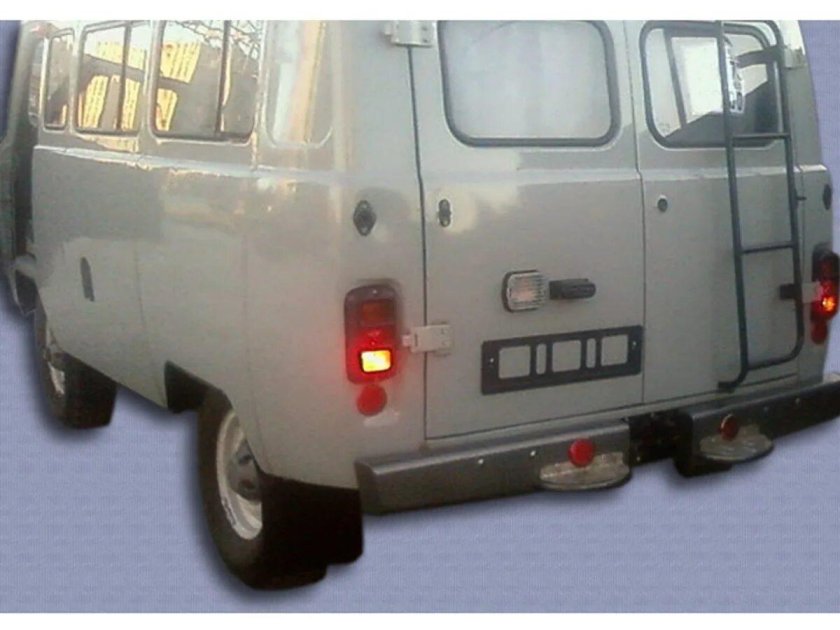 Бампер задний УАЗ-452 «медведь» (из 2-х частей)