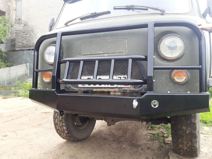 Силовой бампер на УАЗ Буханка