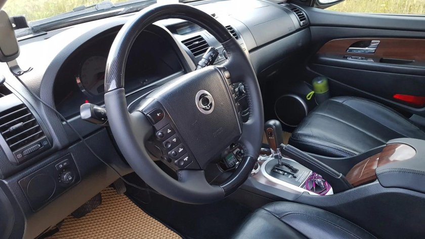 SSANGYONG Rexton 2008 салон