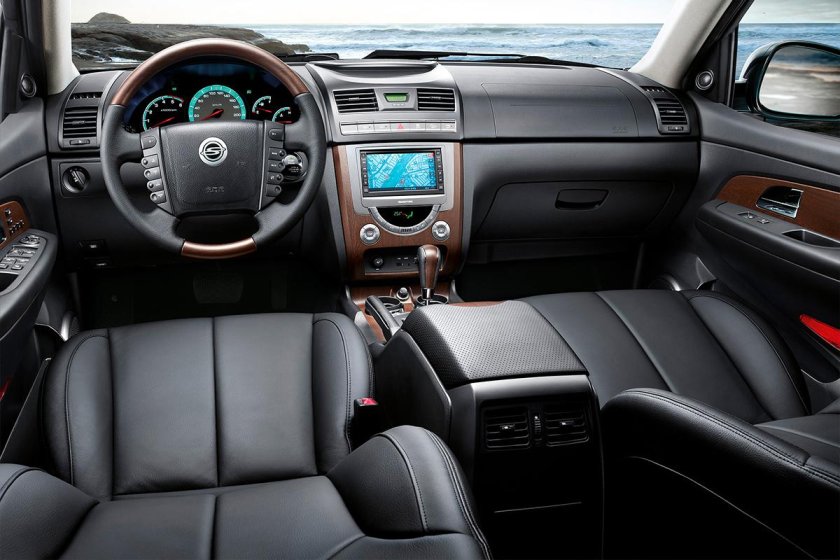 SSANGYONG Rexton 2 салон