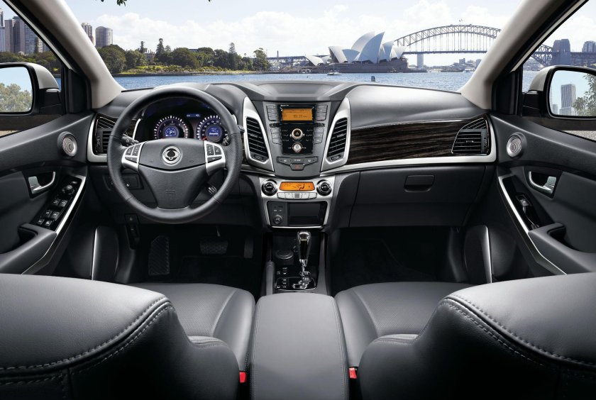 SSANGYONG Actyon 2013 салон