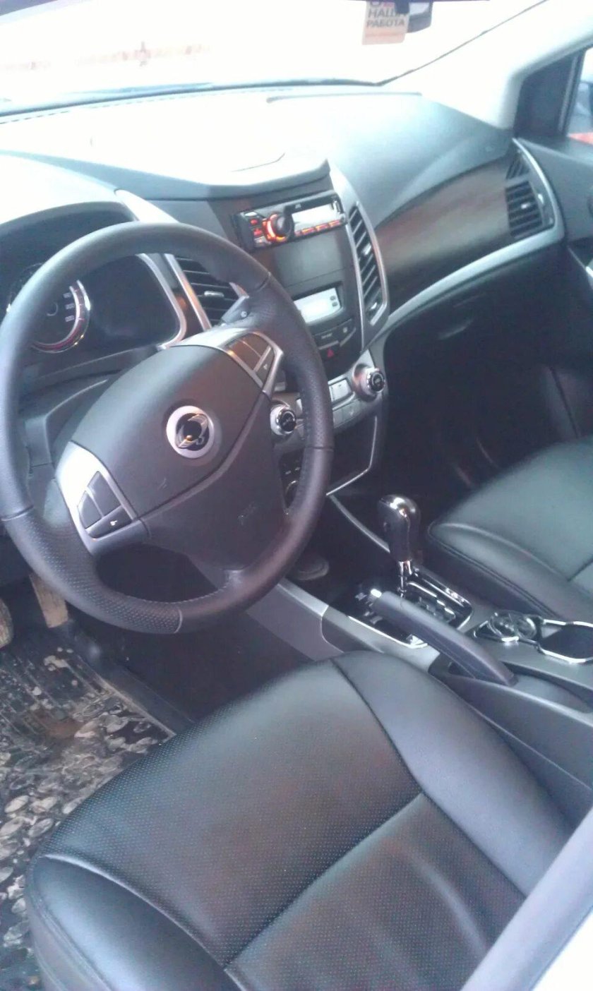 SSANGYONG Actyon салон 2013 с коричневым салоном