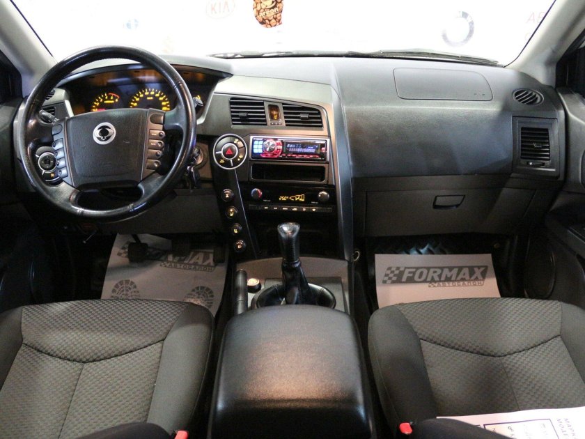 Kyron салон 2008