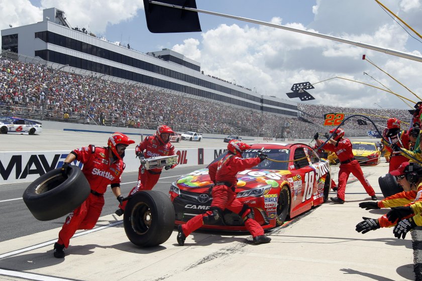 Пит стоп наскар