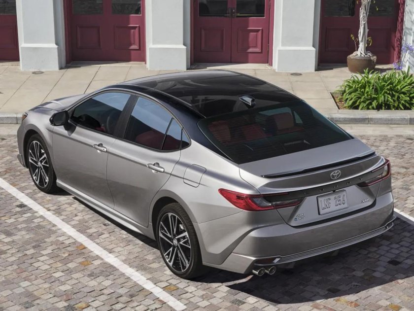 Toyota Camry 2025
