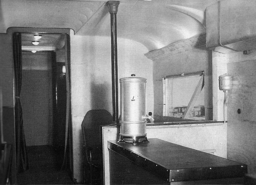 Самолет ант-20 Максим Горький