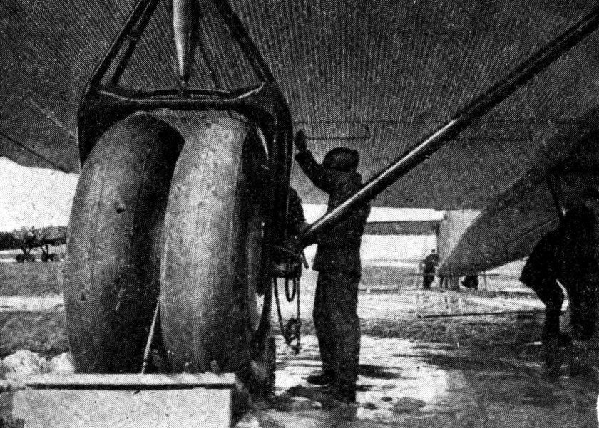 Самолет ант-20 Максим Горький