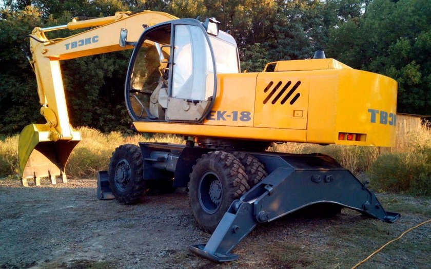 Экскаватор ТВЭКС ЕК-18-20