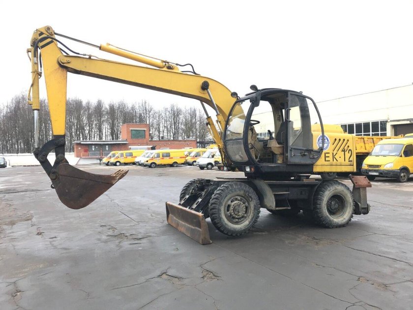 Колесный экскаватор ТВЭКС ек12