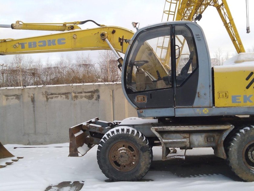 Колесный экскаватор ТВЭКС ек12