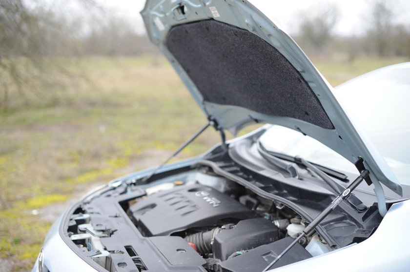 Утеплитель капота Тойота Королла 150