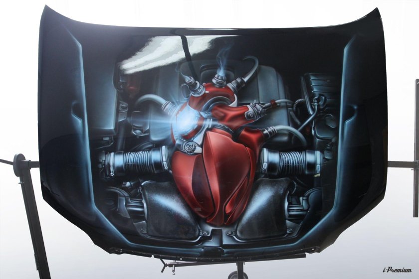 Аэрография на капот автомобиля