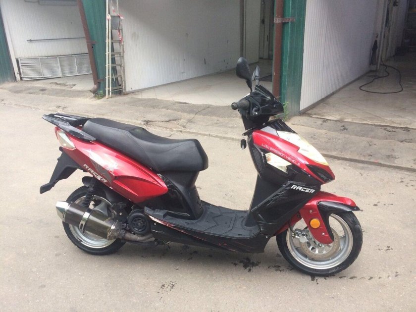 Скутер Racer 150 кубов