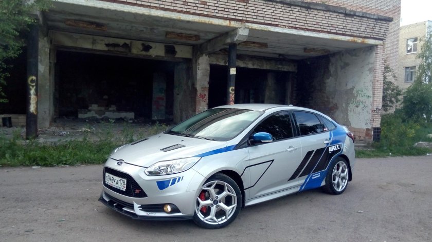 Тюнингованный Форд фокус 3 седан