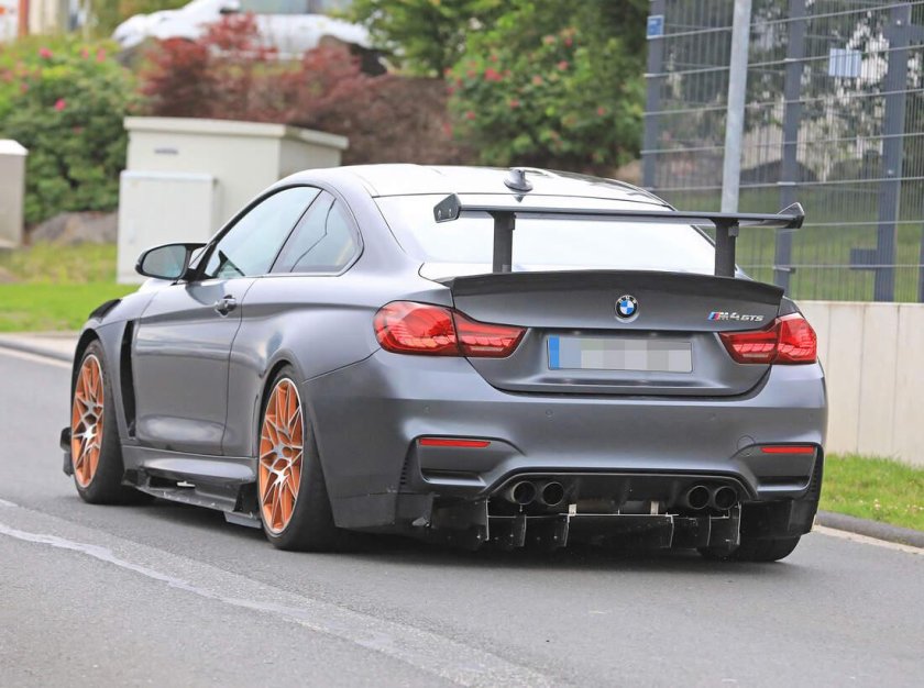 BMW m4 CSL