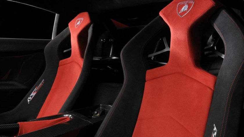 Ламборгини Галлардо салон