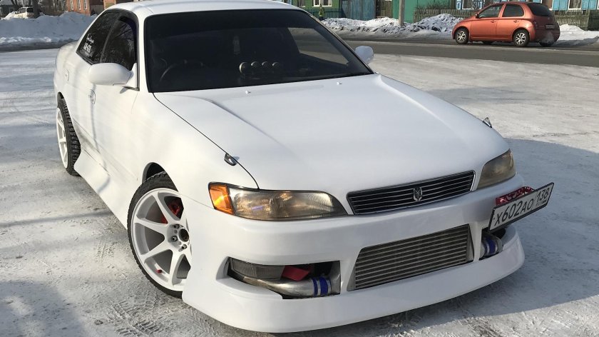 Toyota Mark 2 90 белый