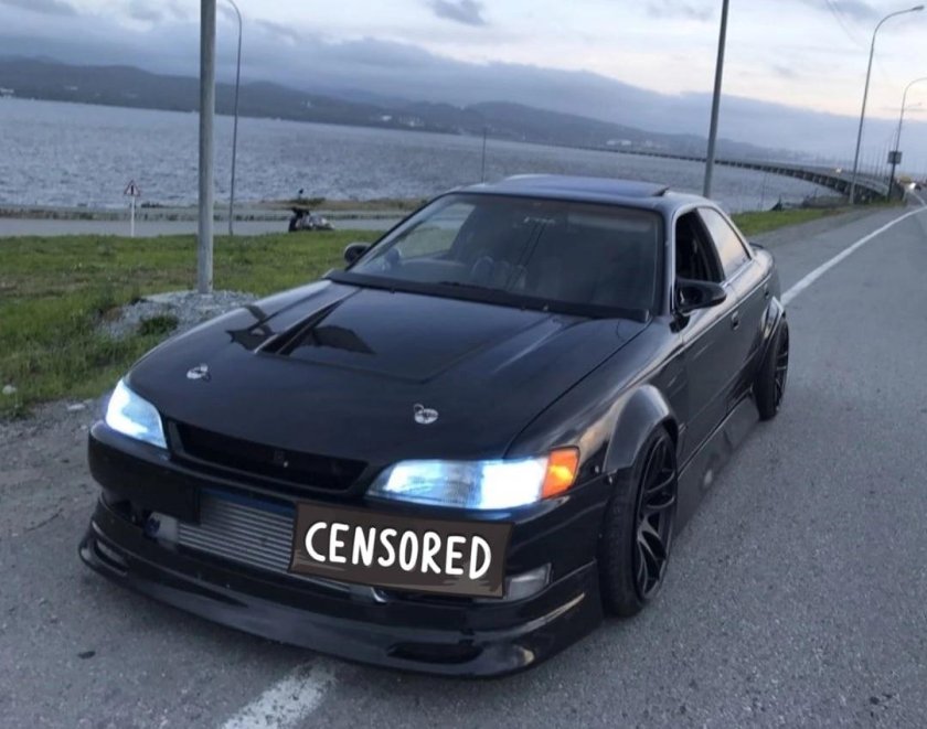 Toyota Mark 2 90 черный