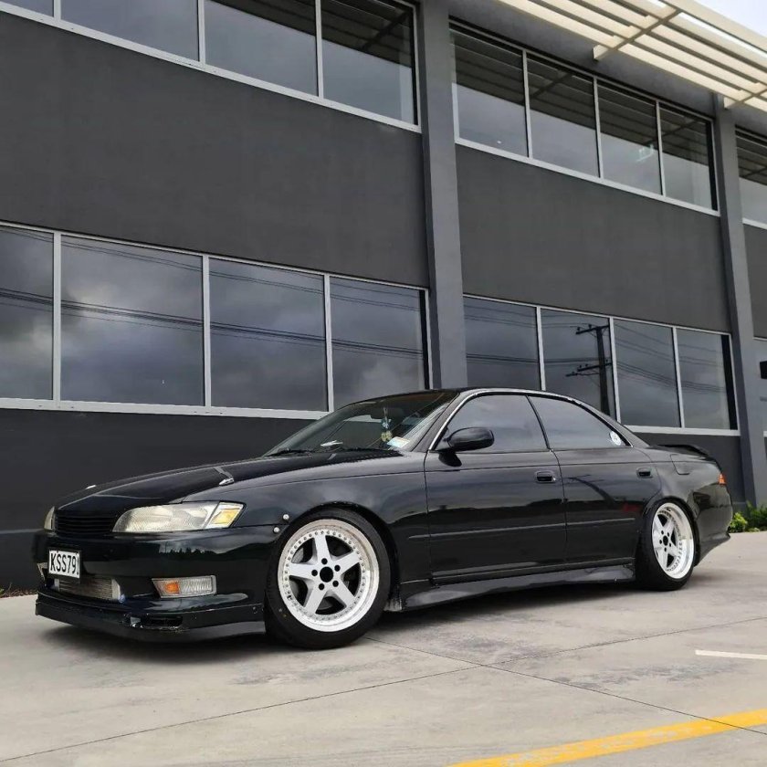 Toyota mark 2 90 tourer v