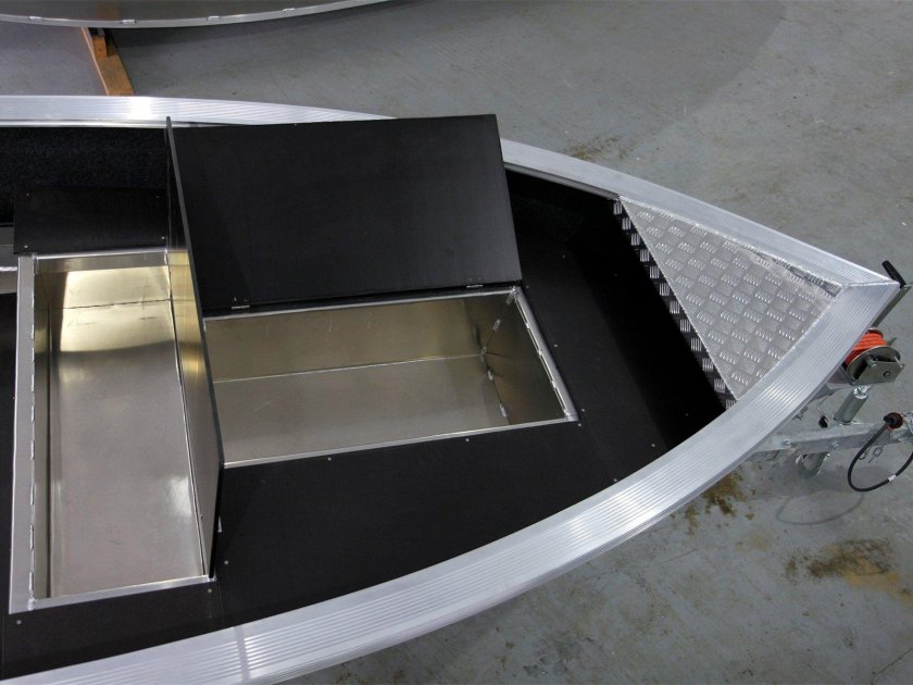 Лодка Бестер 390 Фиш