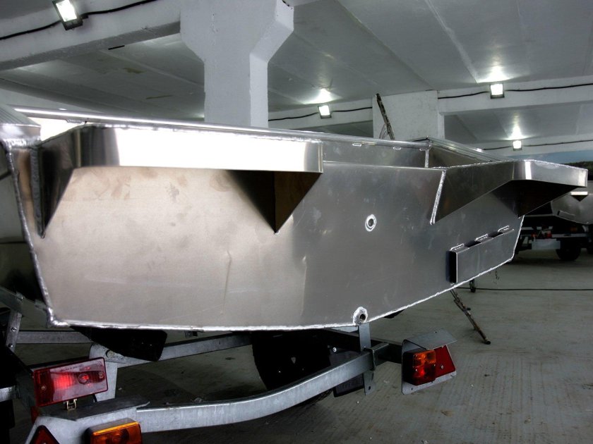 Моторная лодка Бестер-390м