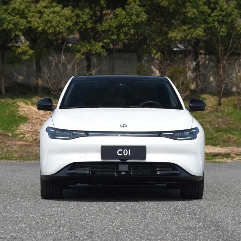 Leap Motors c10 гибрид белый