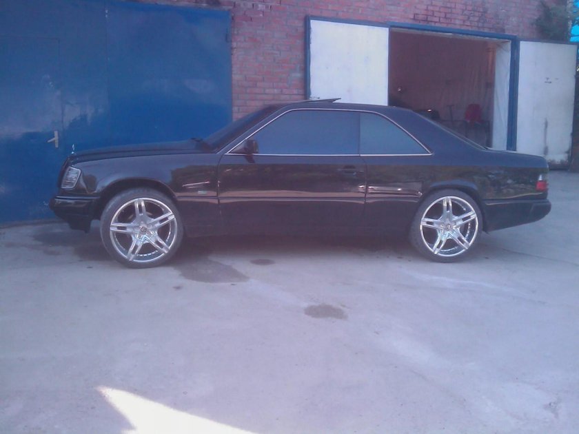 Мерседес 124 на 20 дисках