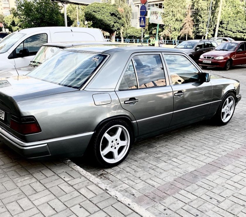 Mercedes Benz w124 e200