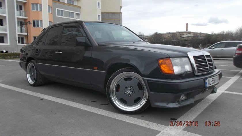 Мерседес 124 на дисках АМГ