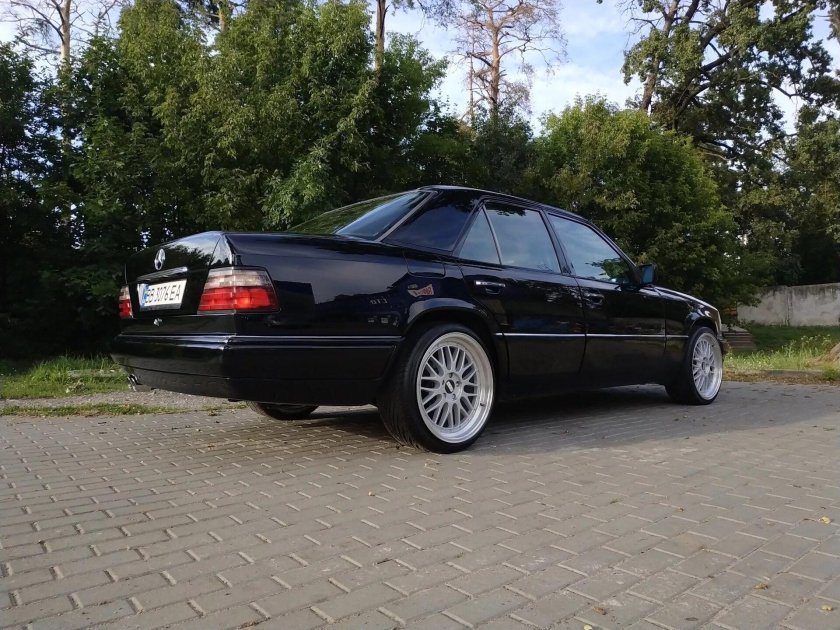 W124 Мерседес на r19