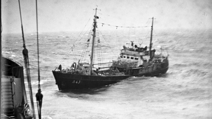 СРТ 400 траулер