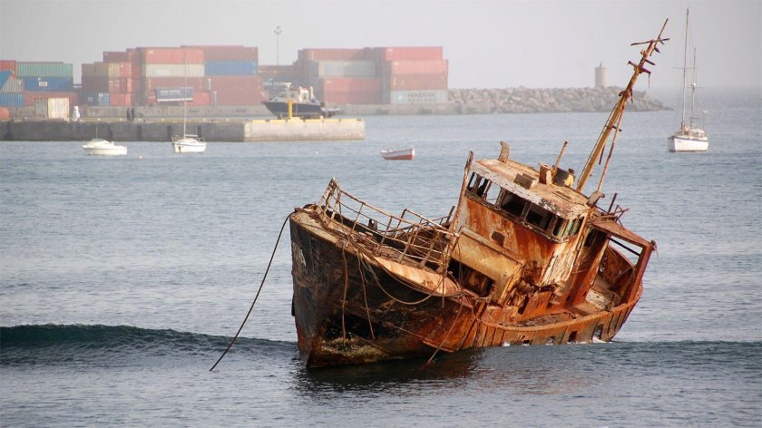 Ржавый корабль