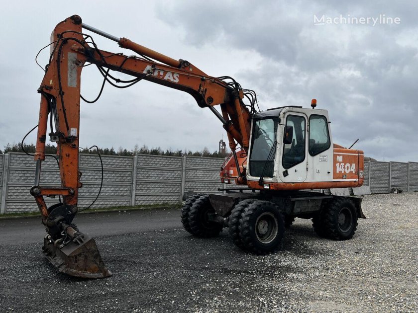 Экскаватор на колесном ходу