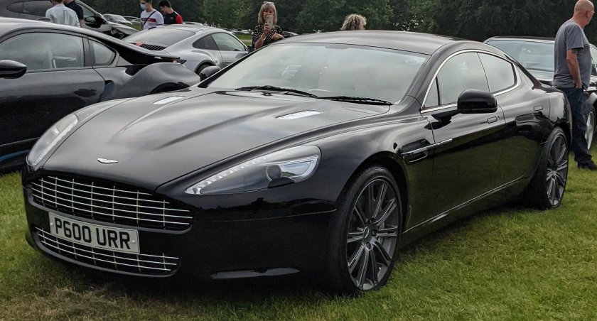 Астон Мартин Рапид
