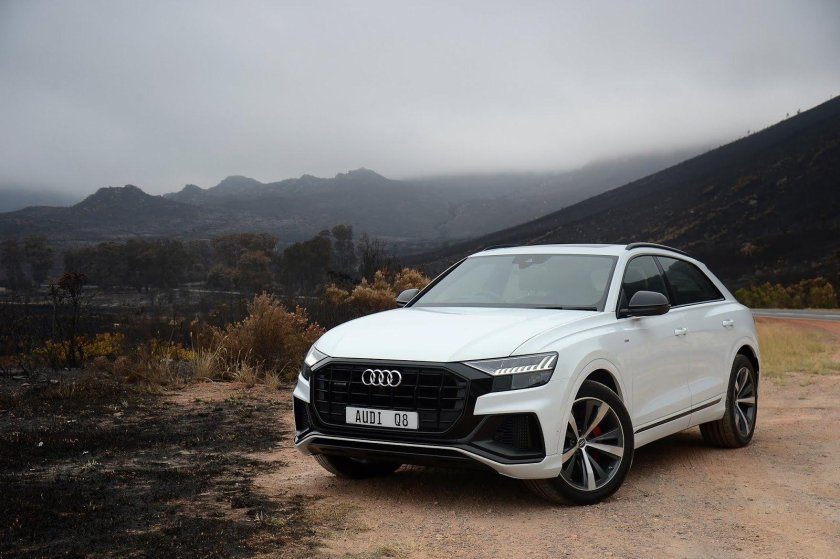 Audi q8 белая