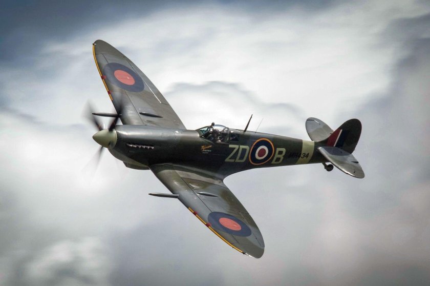 Спитфайр истребитель