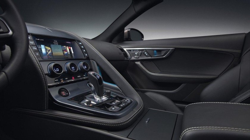 Jaguar f Type салон