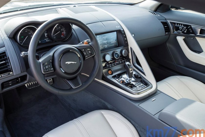 Jaguar f-Type 2022 салон