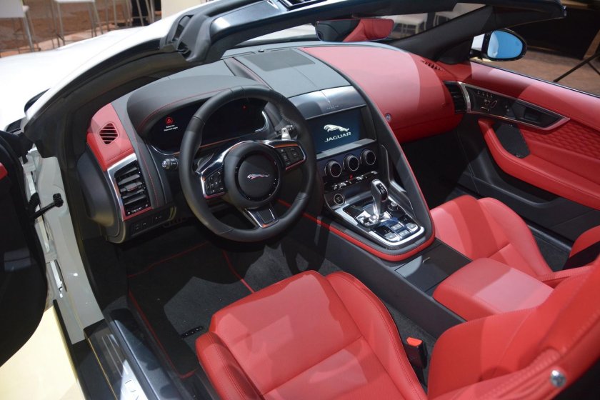 Jaguar f type салон