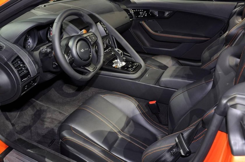 Jaguar f-type 2019 салон