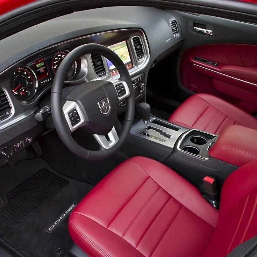 Додж Чарджер новый салон