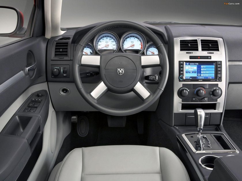 Dodge Charger 2008 салон