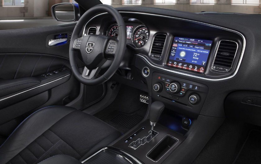 Dodge Charger 2013 салон