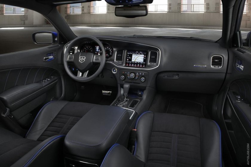 Dodge Charger 2017 салон