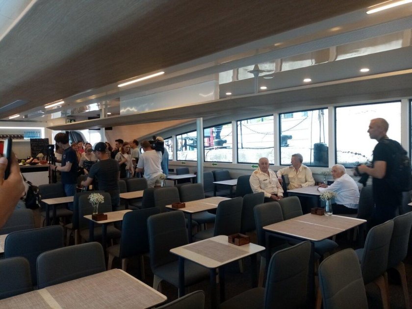 Электрокатамаран «экоходъ 2