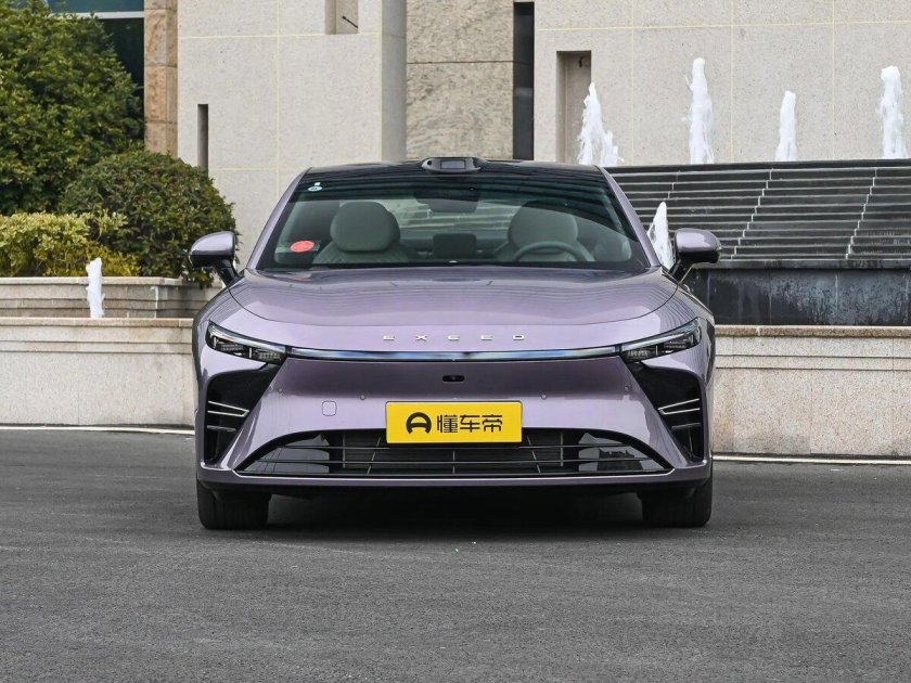 Автомобиль exeed