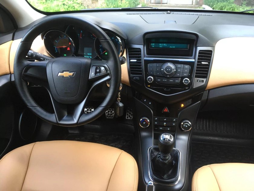 Chevrolet Cruze 2012 салон