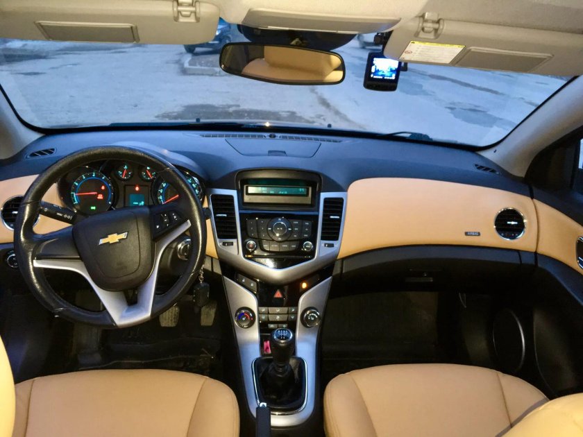 Chevrolet Cruze 2010 салон