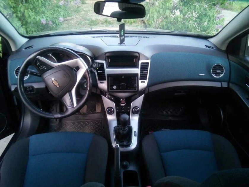 Chevrolet Cruze 2011 салон