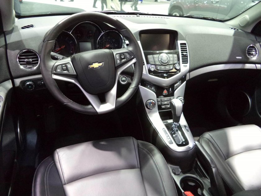 Chevrolet Cruze 2015 салон
